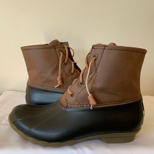 Sperry Women’s Saltwater Duck Boots size 9M - perfect for rainy season